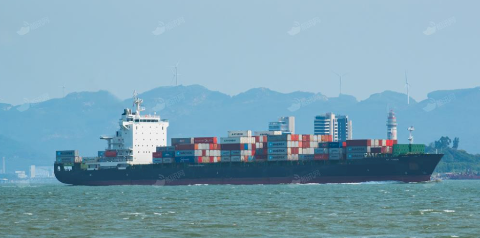 6艘巨轮齐靠！盐田港7月完成集装箱吞吐量133.8万标箱